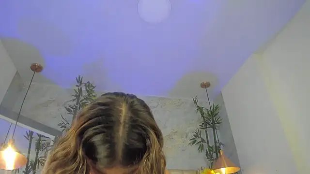 LittleeJaz online show from December 18, 2025, 2:28 am