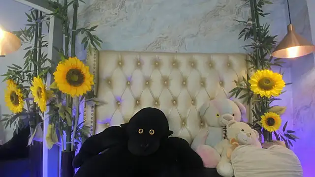 LittleeJaz online show from May 20, 2026, 5:46 am