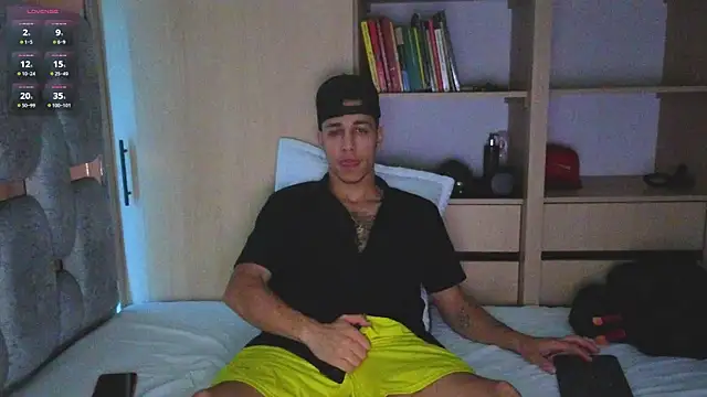 Snapshot of orionblaze69_ chatting on December 18, 2025, 9:15 am orionblaze69 online show from December 18, 2025, 9:15 am