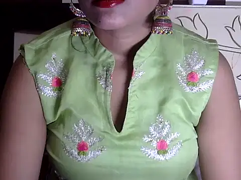 Snapshot of hotee_bhabi chatting on September 13, 2025, 2:06 pm hotee bhabi online show from September 13, 2025, 2:06 pm