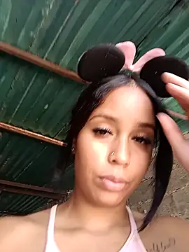 Fernanda30 online show from February 13, 2026, 3:41 pm