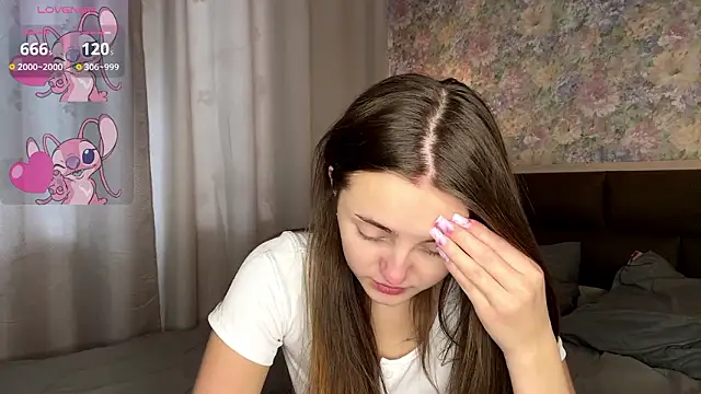 LoraDavi online show from February 23, 2026, 7:17 am