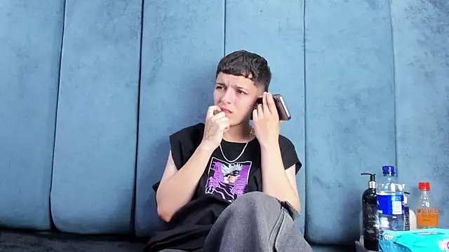 Megan Thompson  online show from March 5, 2026, 2:07 am