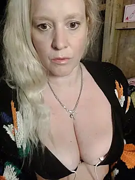 Bouncy-Bella28X online show from September 13, 2025, 7:19 am