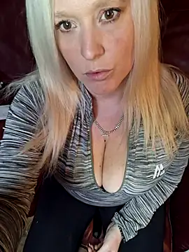 Bouncy-Bella28X online show from February 20, 2026, 3:23 pm