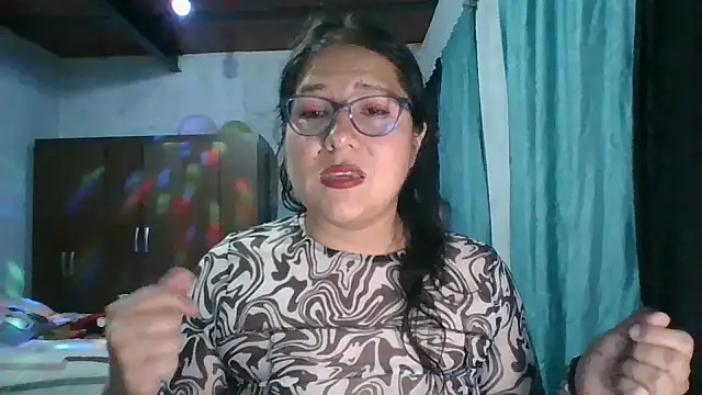 scarlett widow  online show from October 8, 2025, 2:53 am