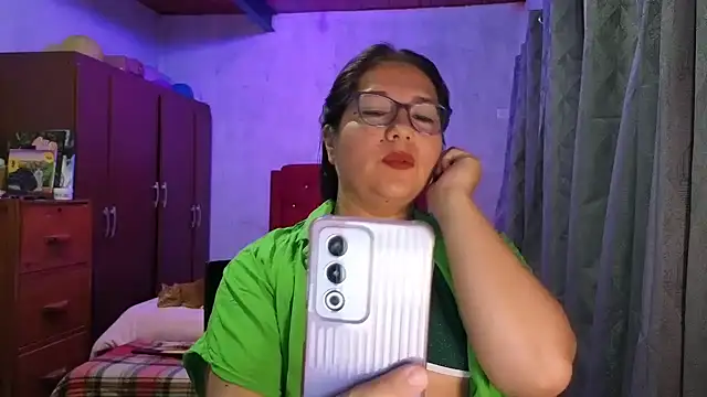 scarlett widow  online show from March 18, 2026, 3:42 am