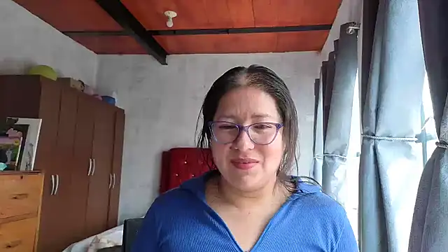 scarlett widow  online show from April 3, 2026, 2:59 pm