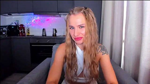 Snapshot of MashaFromRussia__ chatting on September 15, 2025, 7:41 am MashaFromRussia   online show from September 15, 2025, 7:41 am