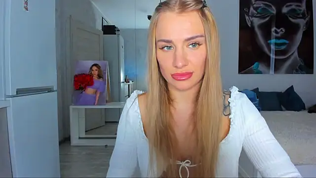 Snapshot of MashaFromRussia__ chatting on October 12, 2025, 12:48 pm MashaFromRussia   online show from October 12, 2025, 12:48 pm