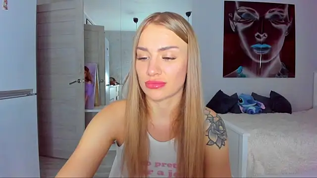 Snapshot of MashaFromRussia__ chatting on October 13, 2025, 10:04 am MashaFromRussia   online show from October 13, 2025, 10:04 am