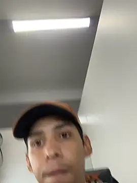 Snapshot of Oqui chatting on March 16, 2026, 8:24 pm Oqui online show from March 16, 2026, 8:24 pm