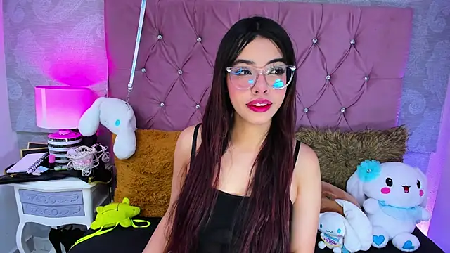 Snapshot of ZarahQueen chatting on September 10, 2025, 10:10 pm ZarahQueen online show from September 10, 2025, 10:10 pm