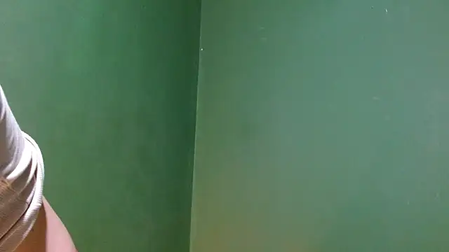 Roxiehood online show from September 19, 2025, 2:35 am