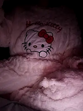 Snapshot of Hottiesophie chatting on April 3, 2026, 8:51 pm Hottiesophie online show from April 3, 2026, 8:51 pm