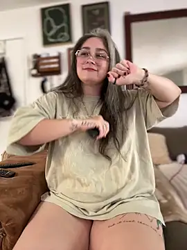 Alix Valentine online show from April 18, 2026, 8:31 pm