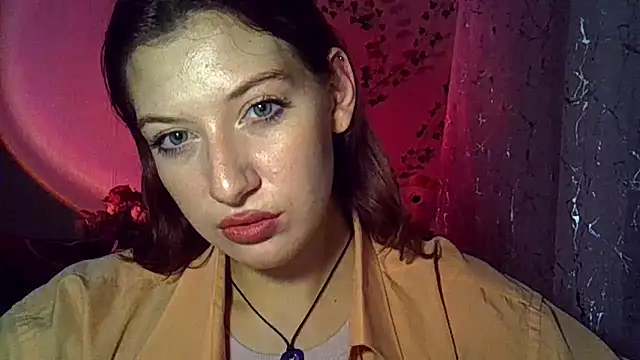 Lily Ember online show from November 7, 2025, 6:41 pm