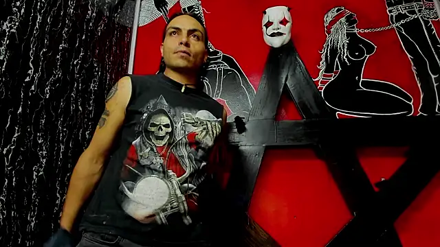 Snapshot of damian_and_tiana chatting on February 15, 2026, 4:42 am damian and tiana online show from February 15, 2026, 4:42 am