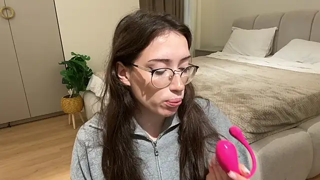 Snapshot of Kelly_Berry__ chatting on September 29, 2025, 8:30 am Kelly Berry   online show from September 29, 2025, 8:30 am