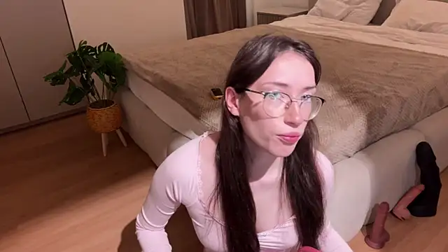 Snapshot of Kelly_Berry__ chatting on October 16, 2025, 11:44 am Kelly Berry   online show from October 16, 2025, 11:44 am