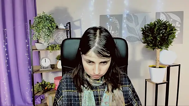 MartaEdams online show from March 19, 2026, 6:28 am