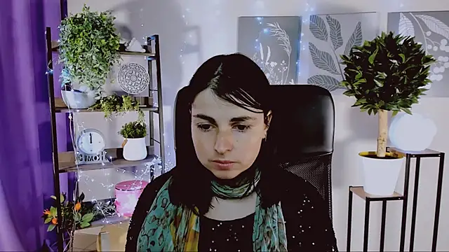 MartaEdams online show from April 16, 2026, 6:25 am