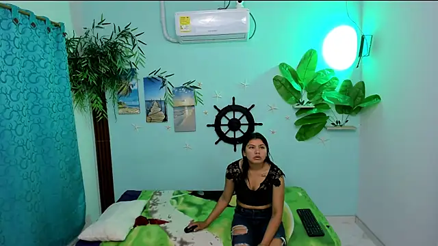 eladyrous98 online show from September 24, 2025, 1:03 pm