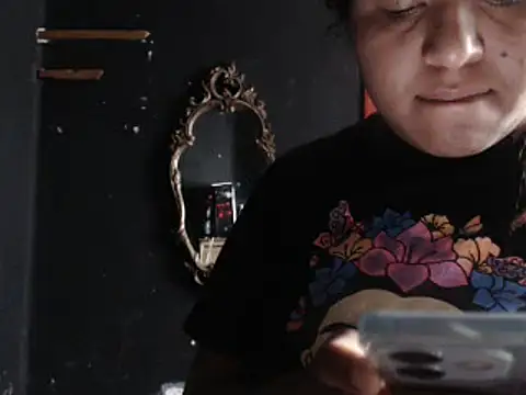 Atenea69 online show from October 27, 2025, 7:29 pm