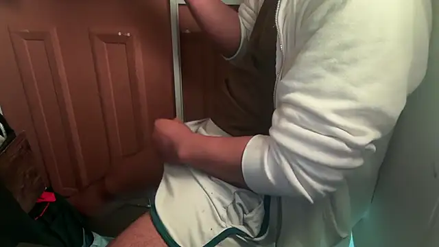 kSwisssxxx online show from January 5, 2026, 5:38 pm