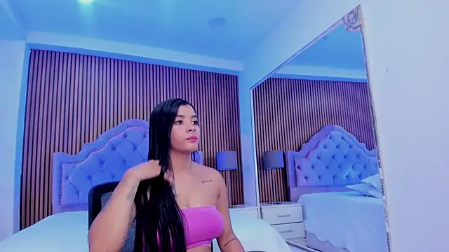 SelenaStonne online show from November 4, 2025, 8:30 pm