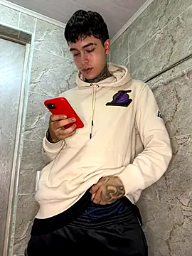 samm4044 online show from October 19, 2025, 4:35 am