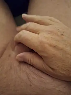 Snapshot of minnetird chatting on February 4, 2026, 6:41 am minnetird online show from February 4, 2026, 6:41 am