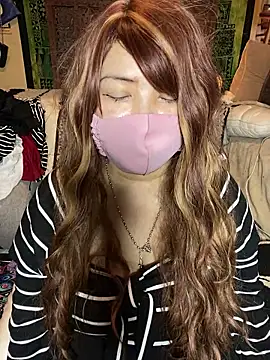 xoxLILxMELOxox online show from November 4, 2025, 1:43 pm