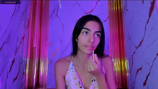 eimy skinny  online show from February 4, 2026, 12:55 pm