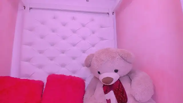 eimy skinny  online show from June 1, 2026, 1:46 pm