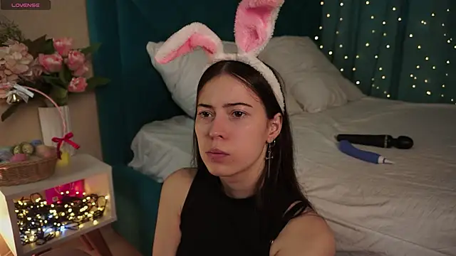 ywixos online show from April 4, 2026, 2:47 pm