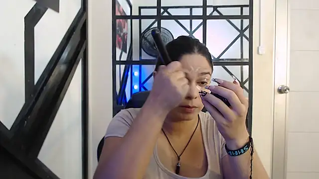 Snapshot of lucia_ht chatting on October 8, 2025, 12:30 am lucia ht online show from October 8, 2025, 12:30 am