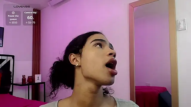 FELINEXOXO online show from September 25, 2025, 12:09 pm