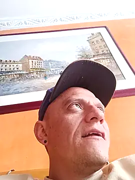 leon8013A online show from November 6, 2025, 2:51 pm