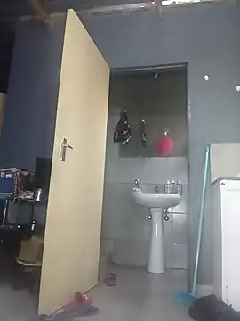 melaninbaebyy online show from April 10, 2026, 3:50 pm