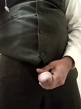 PROMYLOVE online show from February 2, 2026, 2:43 am