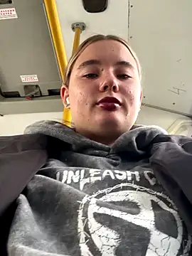 Snapshot of StephanieMur chatting on September 15, 2025, 5:29 am StephanieMur online show from September 15, 2025, 5:29 am