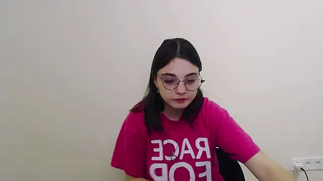 Snapshot of Sun_Shine__ chatting on April 28, 2026, 6:46 pm Sun Shine online show from April 28, 2026, 6:46 pm