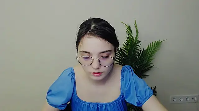 Snapshot of Sun_Shine__ chatting on May 5, 2026, 9:34 pm Sun Shine online show from May 5, 2026, 9:34 pm