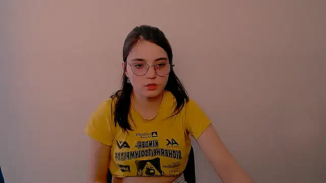 Snapshot of Sun_Shine__ chatting on May 15, 2026, 1:07 pm Sun Shine online show from May 15, 2026, 1:07 pm