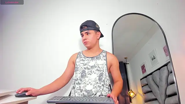 lianfox  online show from February 18, 2026, 12:34 pm