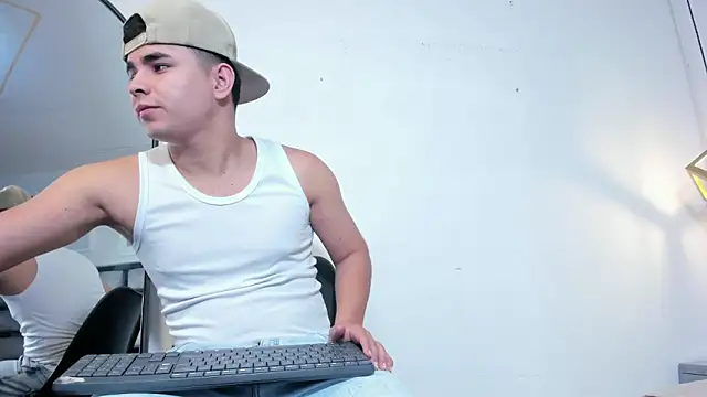 lianfox  online show from February 27, 2026, 12:27 pm