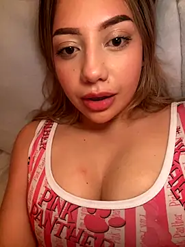 Snapshot of MissCat_ chatting on October 10, 2025, 2:32 am MissCat online show from October 10, 2025, 2:32 am