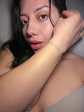 Snapshot of MissCat_ chatting on February 13, 2026, 12:39 am MissCat online show from February 13, 2026, 12:39 am