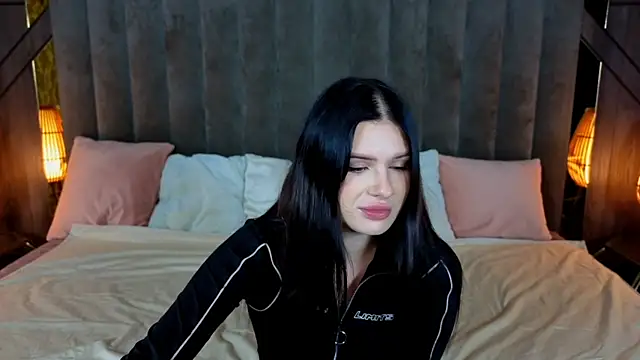 Neyla Charm online show from October 10, 2025, 5:39 am